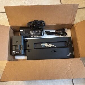 Lenovo ThinkPad Black ultra Docking Station